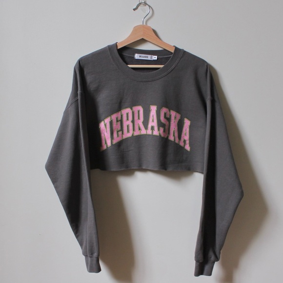 Missguided - Gray Nebraska Oversized Cropped Sweatshirt - Picture 2 of 8